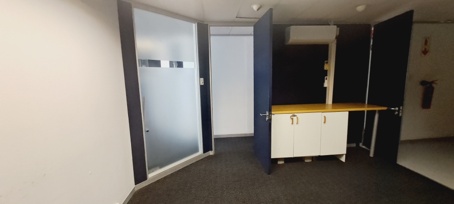 To Let commercial Property for Rent in Bo Oakdale Western Cape